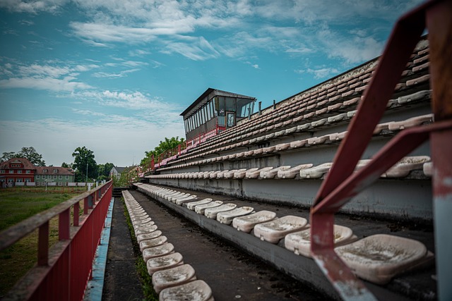 停赛一轮！帕尔马后卫特洛伊洛染红停赛，无缘客战比萨