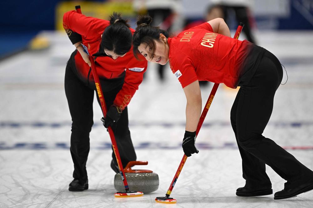 世锦赛日本男排0-3爆冷2连败！提前1轮出局，两场丢37.31分